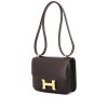 Bolso para llevar al hombro o en la mano Hermes Constance mini en cuero box marrón chocolate - 00pp thumbnail