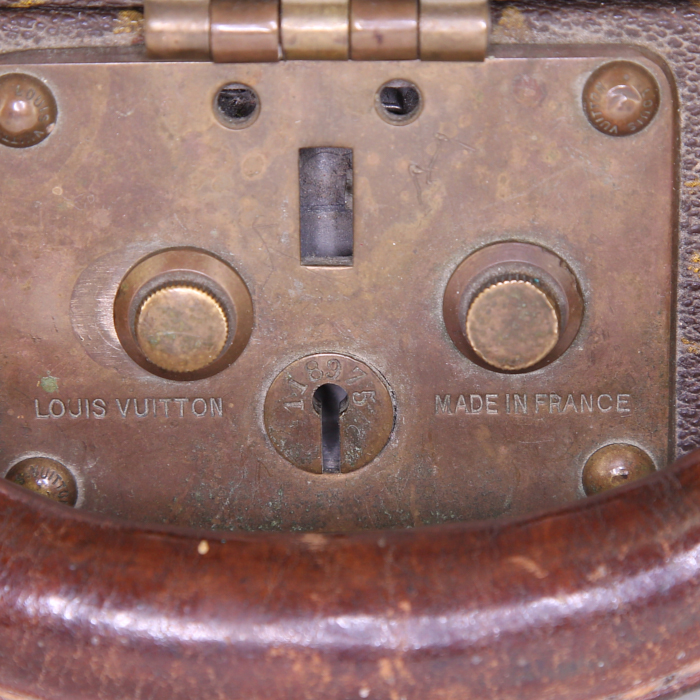 Porte-documents Louis Vuitton President en toile monogram enduite marron et cuir naturel - Detail D3