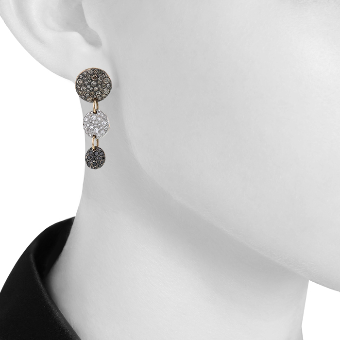 Pendientes colgantes Pomellato Sabbia modelo grande en oro rosa, diamantes blancos y diamantes marrones y en diamantes negros - Detail D1