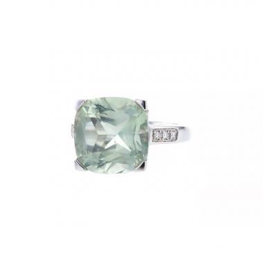 Mauboussin Gueule d'Amour ring in white gold and diamonds and in quartz