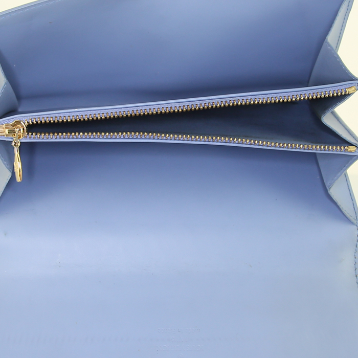 Sac à main Louis Vuitton Papillon en cuir verni monogram bleu et cuir naturel - Detail D5