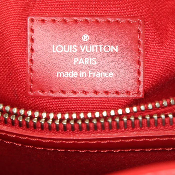 Louis Vuitton Passy shopping bag in red epi leather - Detail D3
