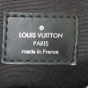 Sac cabas Louis Vuitton Passy en cuir épi noir - Detail D3 thumbnail