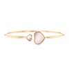 Bracciale a cerchio semi-flessibile Chopard Happy Heart in oro rosa,  madreperla bianca e diamante - 00pp thumbnail