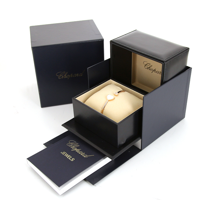 Bracciale a cerchio semi-flessibile Chopard Happy Heart in oro rosa,  madreperla bianca e diamante - Detail D2