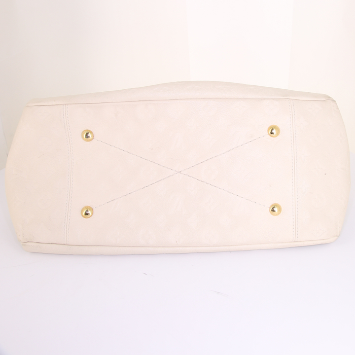 Sac à main Louis Vuitton Artsy moyen modèle en cuir monogram blanc - Detail D4