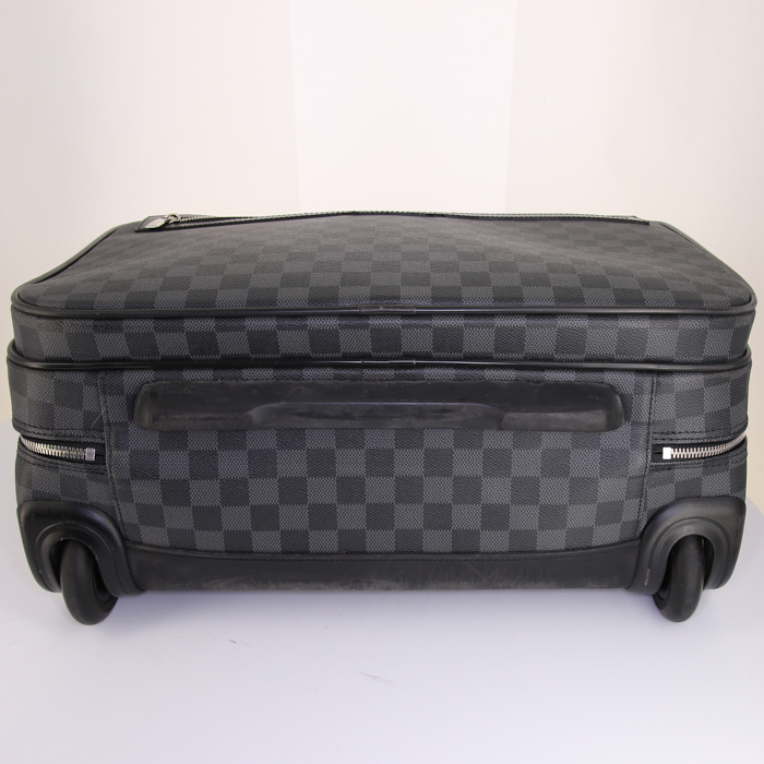 Louis Vuitton Pilot suitcase in grey damier canvas and black leather - Detail D4