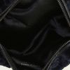 Pochette Bottega Veneta en cuir noir et velours bleu-marine - Detail D2 thumbnail