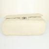 Bolso de mano Chanel Petit Shopping en cuero acolchado crudo - Detail D5 thumbnail