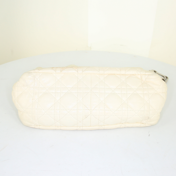 Dior New Look handbag in white leather - Detail D4