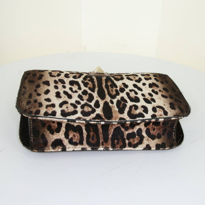 Valentino Garavani Rockstud Lock shoulder bag in synthetic furr and brown leather - Detail D5