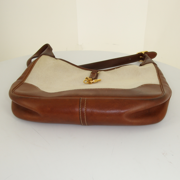 Bolso Hermès Trim en lona beige y cuero Barenia - Detail D4