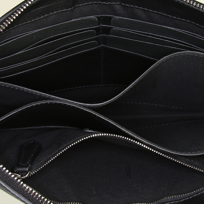Pochette Fendi en cuir noir , rouge jaune et bleu - Detail D2