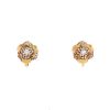 Paire de boucles d'oreilles Chanel Camelia en or jaune et diamants - 00pp thumbnail