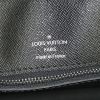 Porta-documentos Louis Vuitton en cuero Epi negro - Detail D3 thumbnail