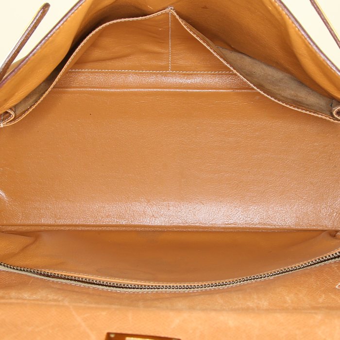 Sac à main Hermes Kelly 35 cm en cuir epsom gold - Detail D2