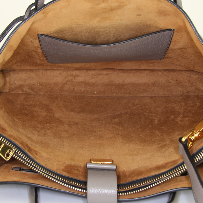 Sac bandoulière Miu Miu en cuir gris et marron - Detail D3