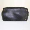 Bolso de mano Chanel Petit Shopping en cuero acolchado negro - Detail D4 thumbnail