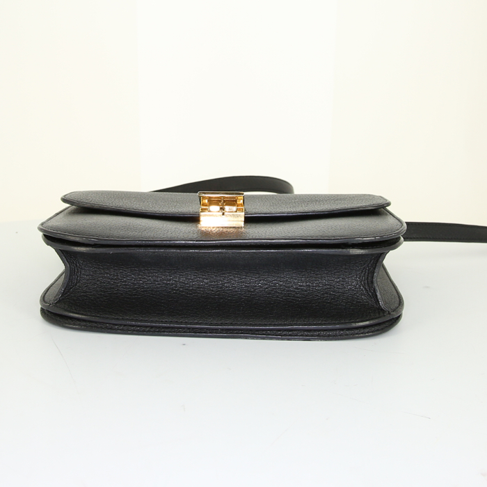 Sac porté épaule Céline Classic Box en cuir grainé noir - Detail D4