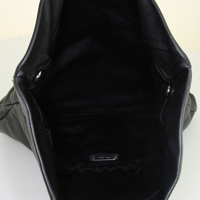 Sac porté épaule ou main Miu Miu Iconic Crystal en cuir matelassé noir - Detail D2