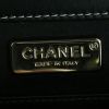 Chanel Editions Limitées shoulder bag in black and white leather - Detail D3 thumbnail