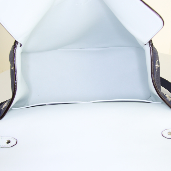 Bolso bandolera Dior Be Dior modelo mediano en cuero granulado azul - Detail D3