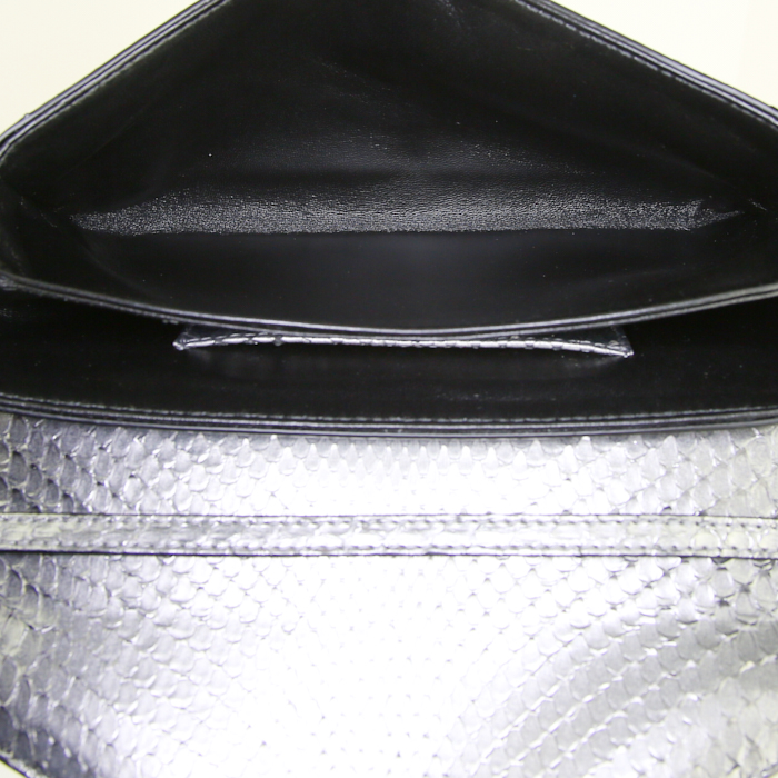 Borsa a tracolla Bulgari Serpenti in serpente d'acqua argentata - Detail D2