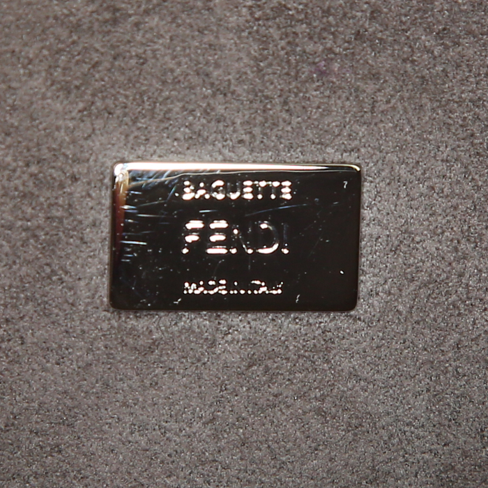 Sac bandoulière Fendi Baguette Double mini en cuir grainé tricolore rose blanc et orange et jonc noir - Detail D4