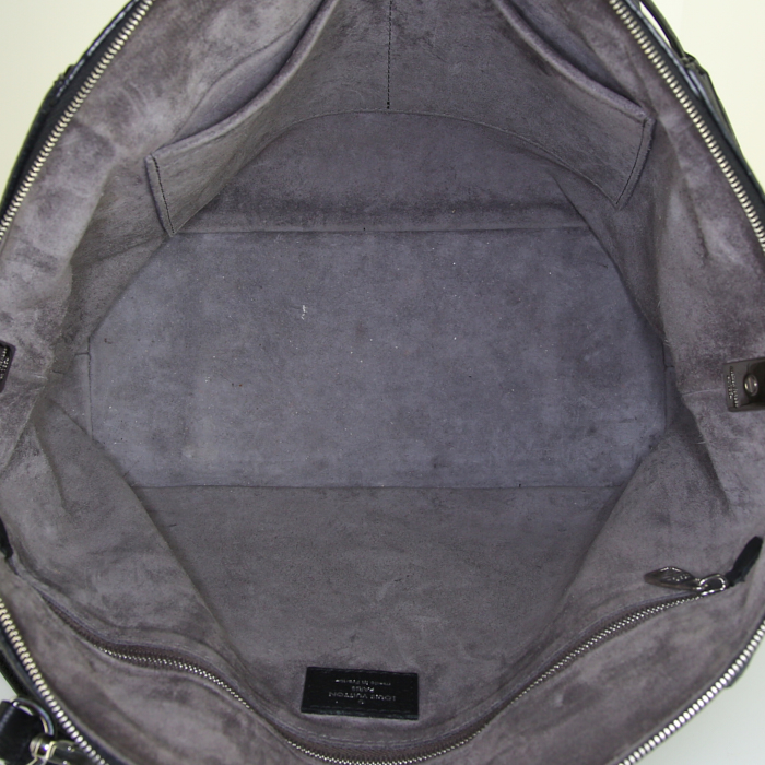 Bolso de mano Louis Vuitton Lockit Soft en cuero granulado negro - Detail D3