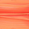 Portafogli Chanel Boy Wallet in pelle verniciata e foderata arancione - Detail D2 thumbnail