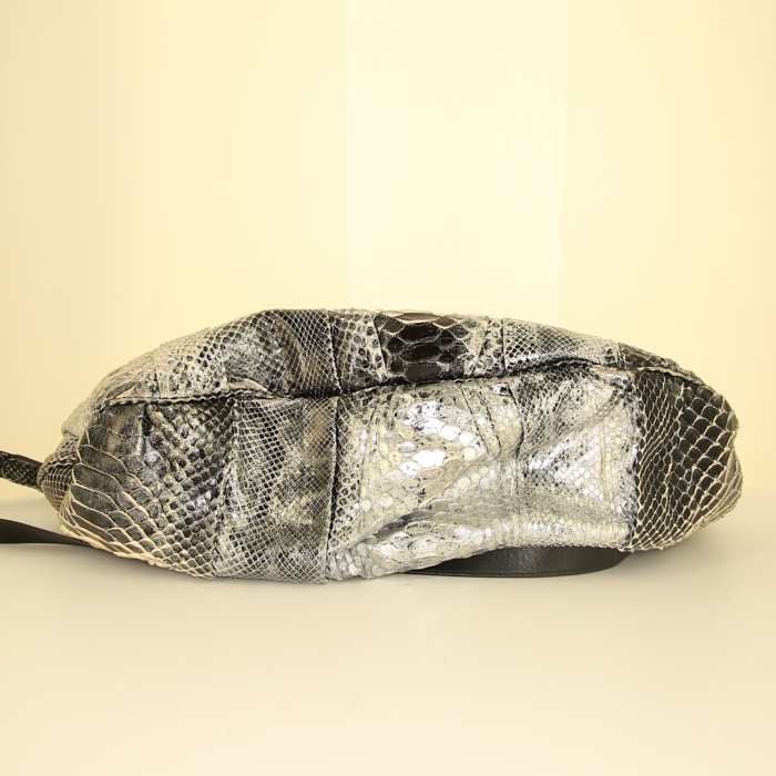 Borsa a tracolla Gucci Hysteria in pitone argentato - Detail D5