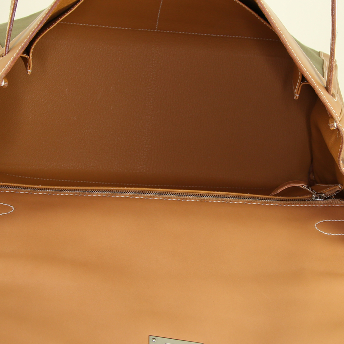 Sac à main Hermes Kelly 35 cm en toile vert-kaki et cuir naturel - Detail D3