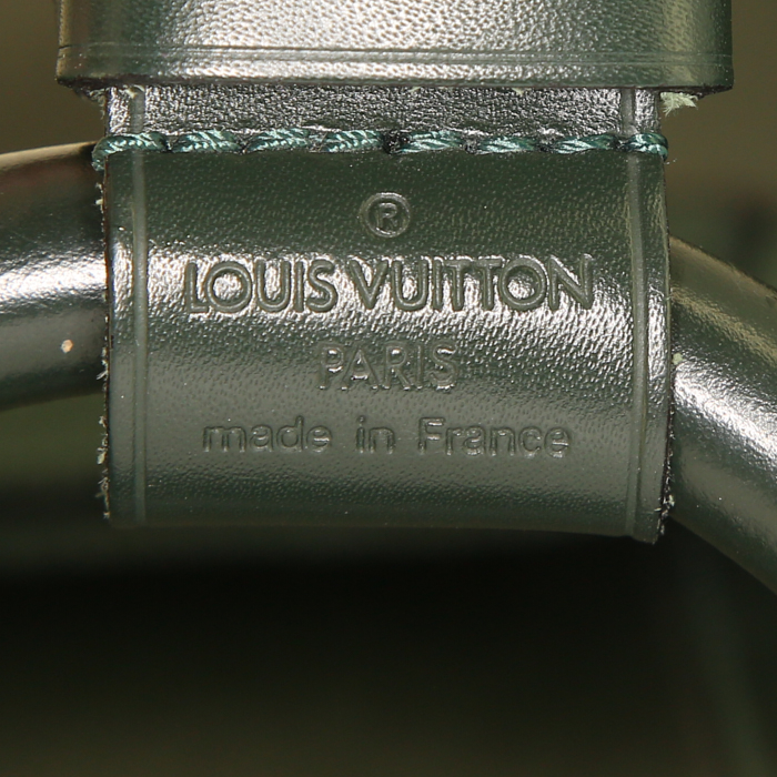 Sac de voyage Louis Vuitton Kendall en cuir taiga vert - Detail D4