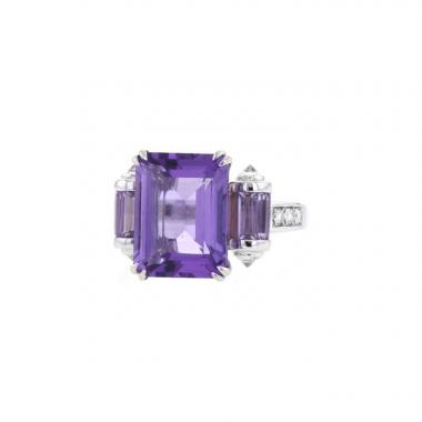Mauboussin Couleur Baiser ring in white gold,  amethysts and diamonds and in amethyst