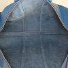Borsa da viaggio Louis Vuitton Keepall 55 cm in pelle Epi blu - Detail D2 thumbnail