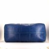 Borsa da viaggio Louis Vuitton Keepall 55 cm in pelle Epi blu - Detail D4 thumbnail