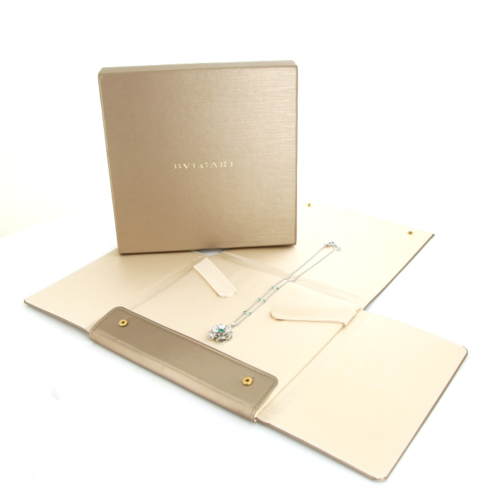 Collier Bulgari Divas' Dream en or blanc,  diamants et émeraudes - Detail D2