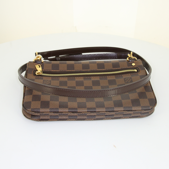Sac bandoulière Louis Vuitton Hoxton en toile damier et cuir marron - Detail D4
