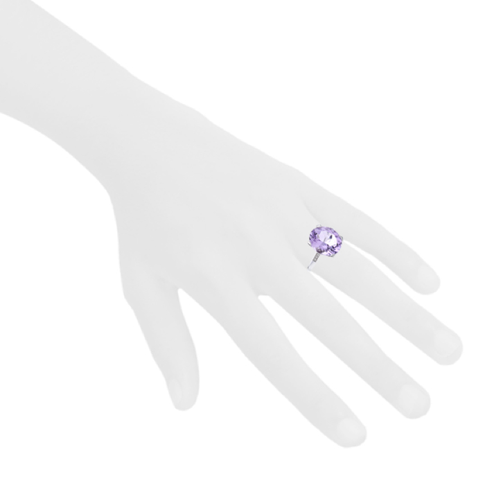 Mauboussin Bébé d'Amour ring in white gold,  Rose de France amethyst and diamonds - Detail D1