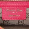 Sac porté épaule ou main Dior Lady Dior moyen modèle en cuir cannage rose - Detail D4 thumbnail