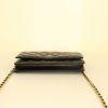 Sac bandoulière Chanel Wallet on Chain en cuir matelassé noir - Detail D4 thumbnail
