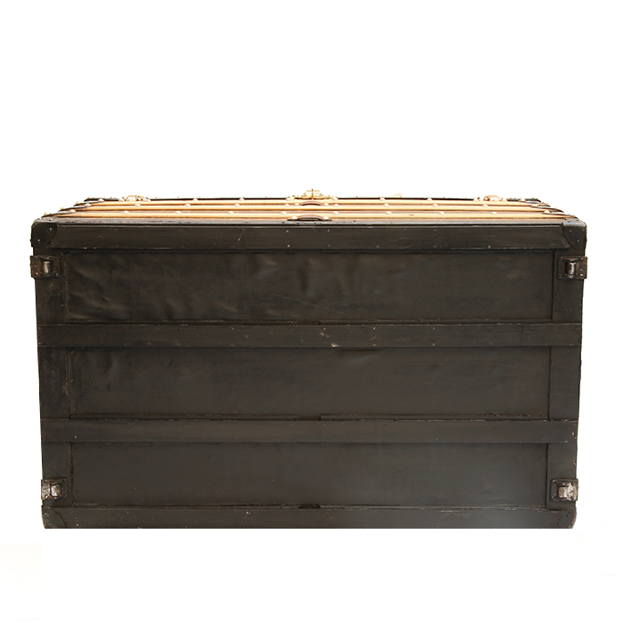 Louis Vuitton trunk in monogram canvas and black lozine (vulcanised fibre) - Detail D4