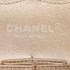 Chanel Timeless jumbo shoulder bag in gold quilted leather - Detail D4 thumbnail