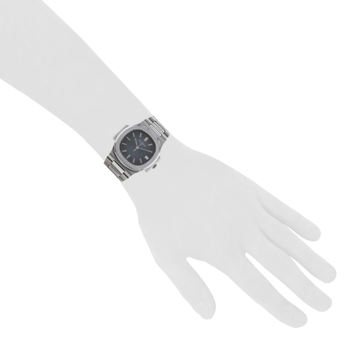 Patek Philippe Nautilus watch in stainless steel Ref:  3800 Circa  1997 - Detail D1