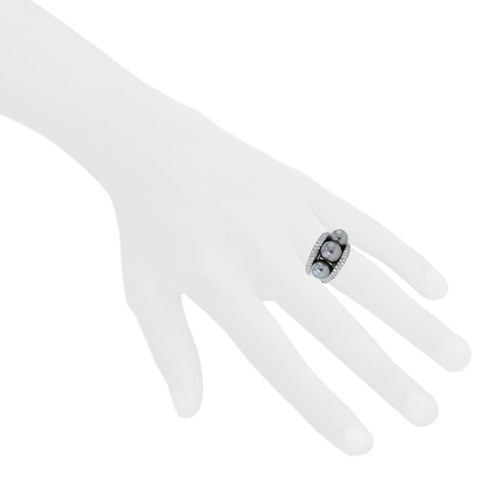 Bague Poiray Fidji en or blanc,  diamants et perles - Detail D1