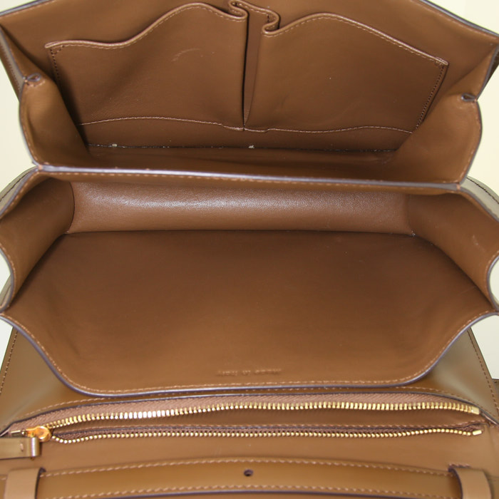 Bolso bandolera Celine Classic Box en cuero box color caramelo - Detail D2
