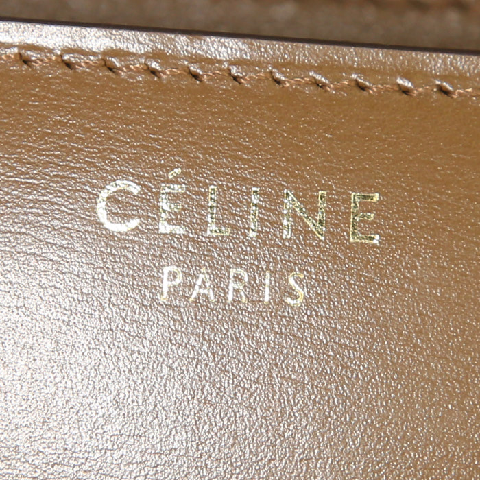 Celine Classic Box shoulder bag in brown box leather - Detail D3