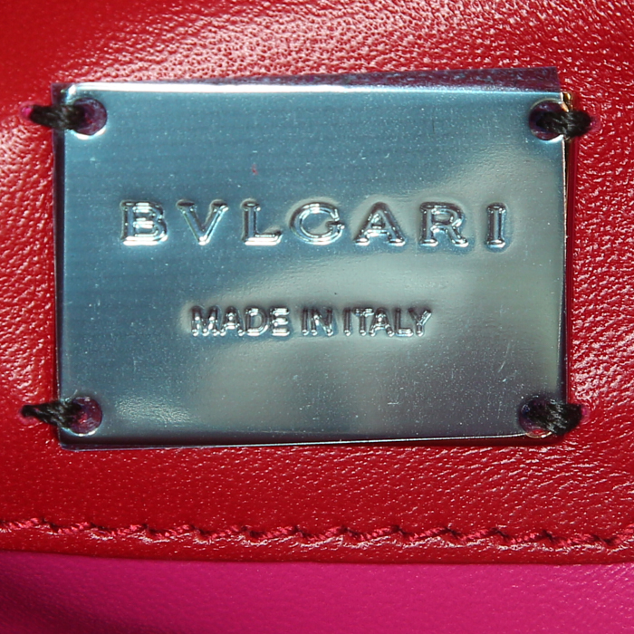 Bulgari Serpenti handbag in red leather - Detail D4