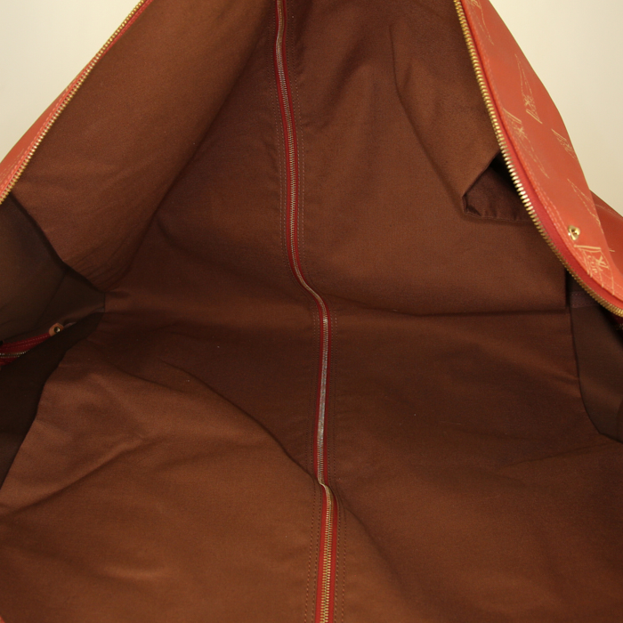 Funda protectora para ropa Louis Vuitton America's Cup en lona revestida roja y cuero natural - Detail D4