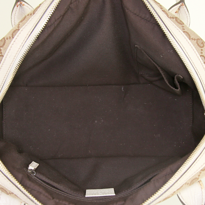 Bolso para llevar al hombro Gucci Princy en lona Monogram y cuero blanco - Detail D2